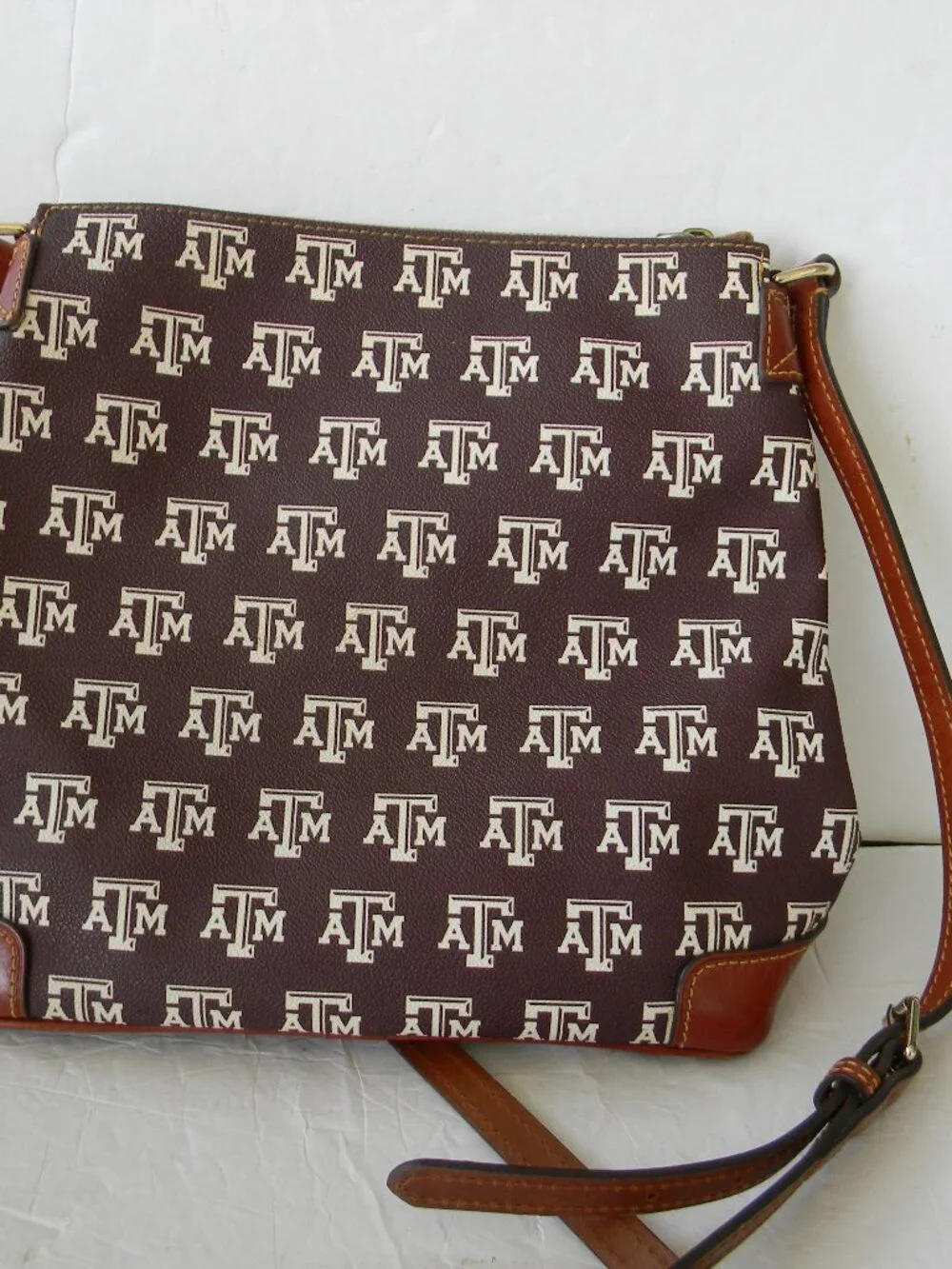 DOONEY & BOURKE TEXAS A&M AGGIES LOGO BROWN MEDIUM CROSSBODY LEATHER TRIM